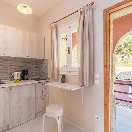 Escape Studio With Swimming Pool On Beach